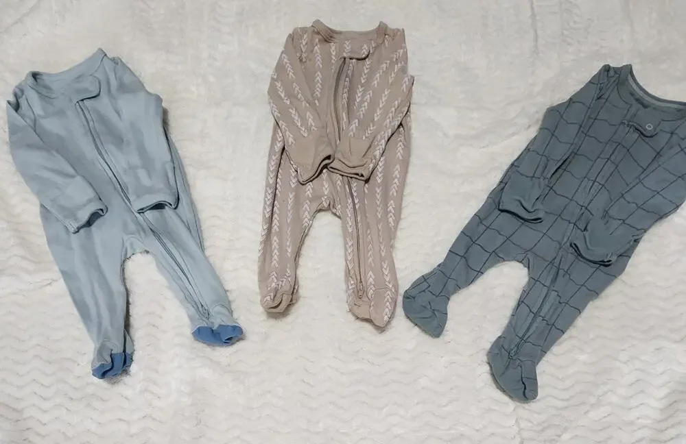 Lot Of 3 Newborn To Zero Month Two Way Zipper, Feet And Hand Coverups Sleeper